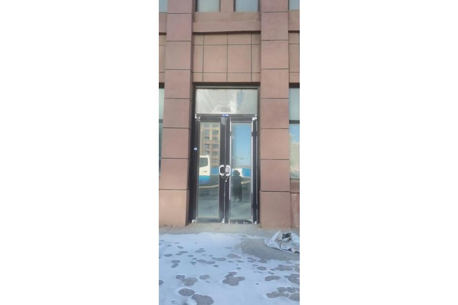 三、7、烟台经济技术开发区海和小区8号楼109租赁权，面积173.82㎡