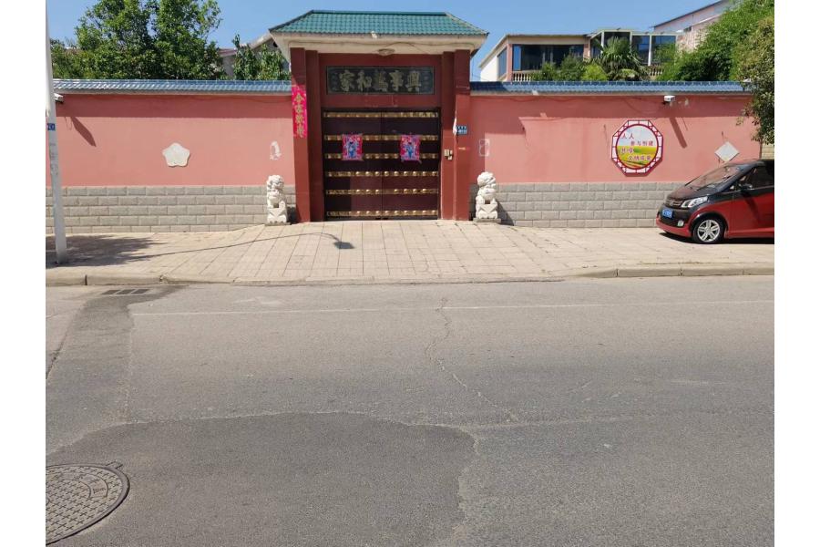 唐河县花园路与星江路交叉口西50米路北房地产一处。