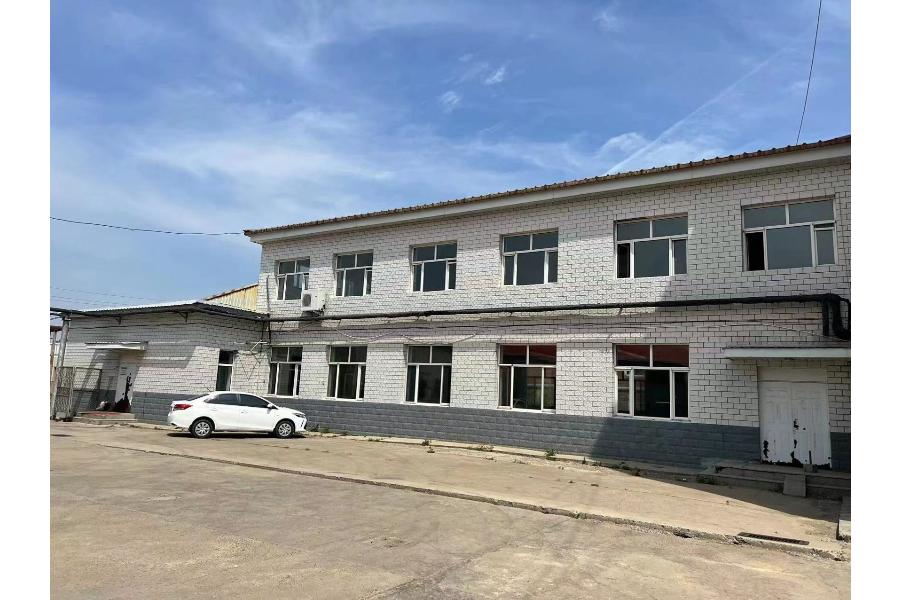 大庆龙南医院乘风院区闲置房屋（食堂）3年使用权，建筑面积327. 43m2。