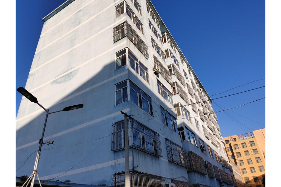 神木市店塔镇和谐小区一单元302房屋一套及其装修附着物（一拍）