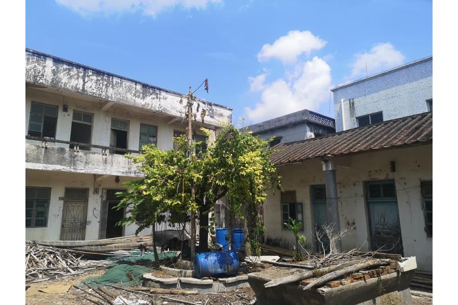 广东省遂溪县界炮镇北潭圩北潭街33号土地租赁权