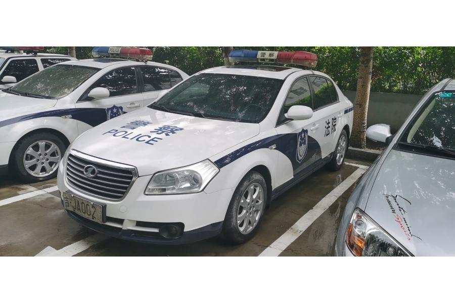 吉ja002警红旗牌ca7204at4小型轿车一台