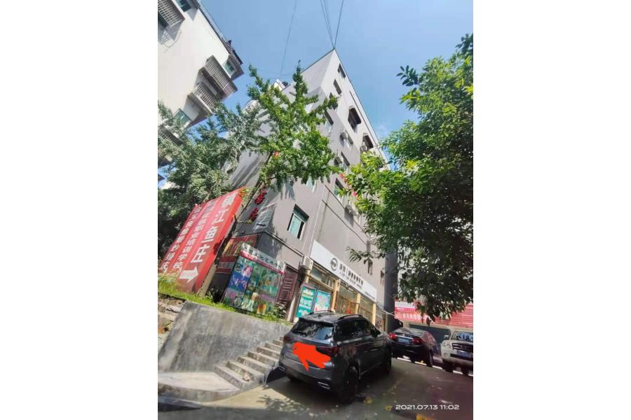 南江县和平饭店附1号楼第六层