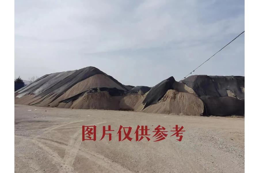 白鲁山10号线砂石堆三