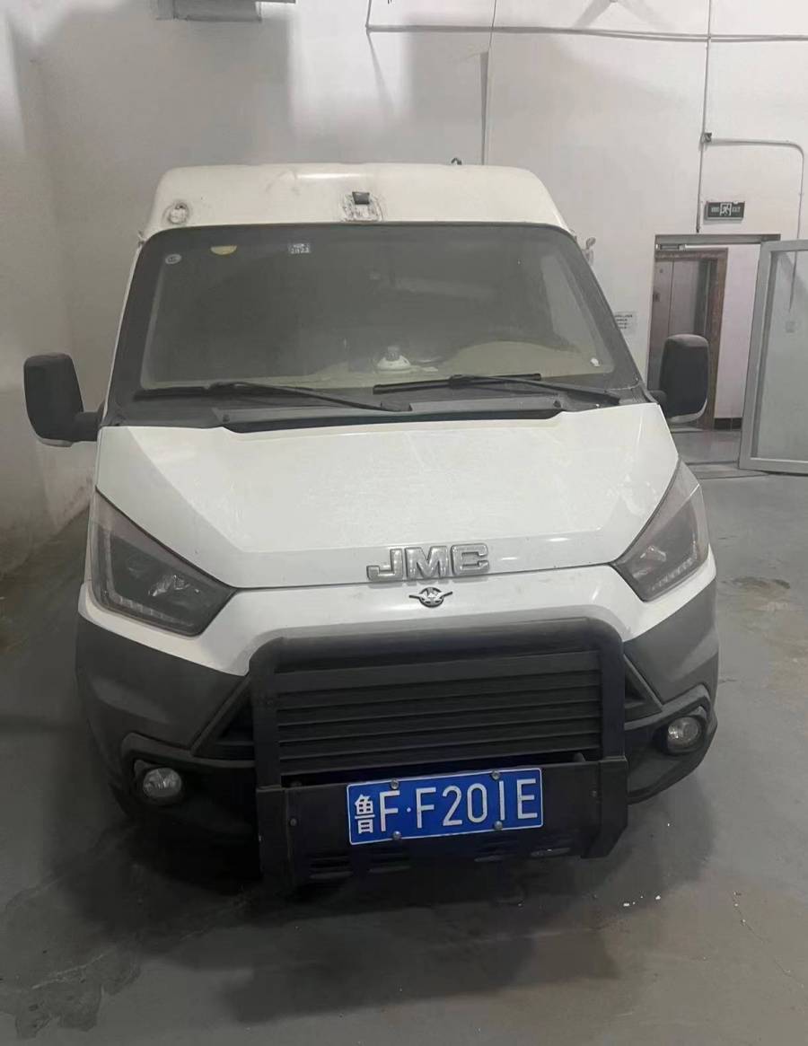 车牌号鲁ff201e华东牌运钞车一辆