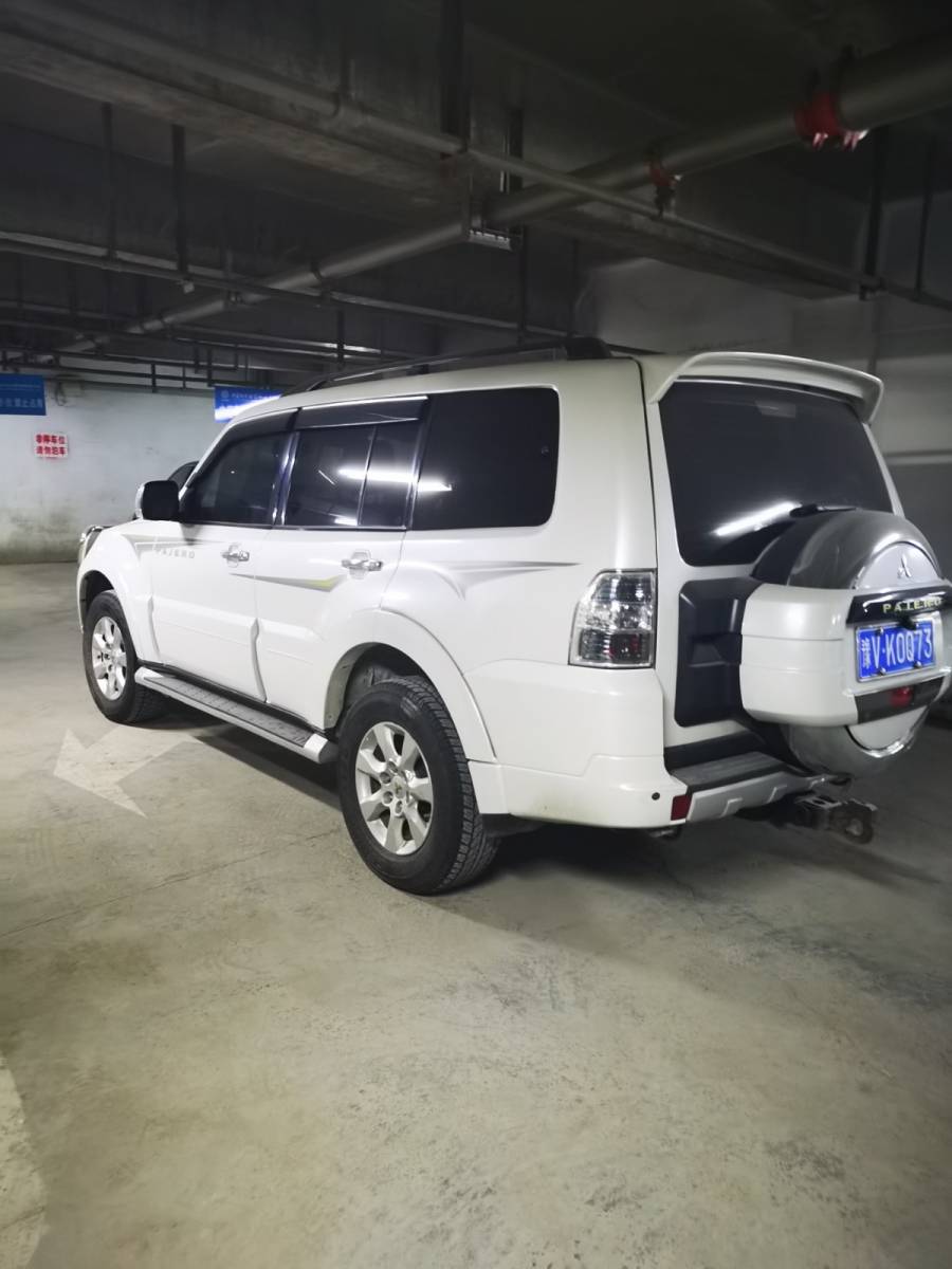 5月23日郑州三荾帕杰罗（进口）越野车旧机动车一辆拍卖公告