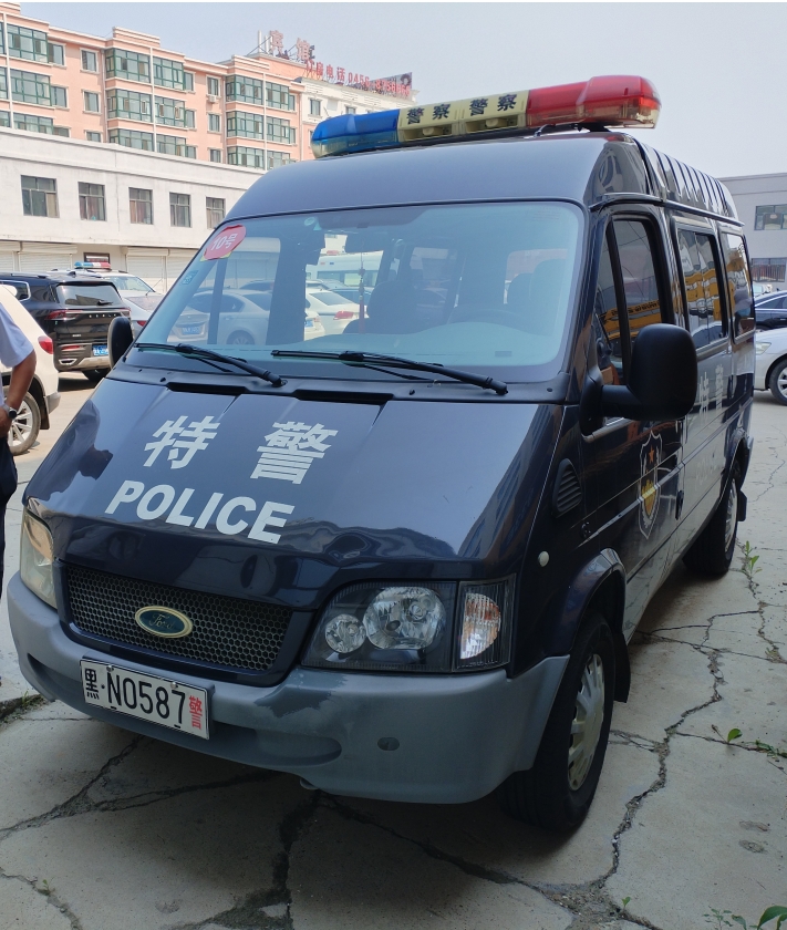 车辆:江铃全顺牌jx6477a