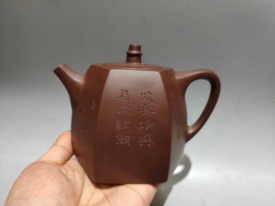 刻字六方井栏壶 泥料：原矿老紫泥的来源图片