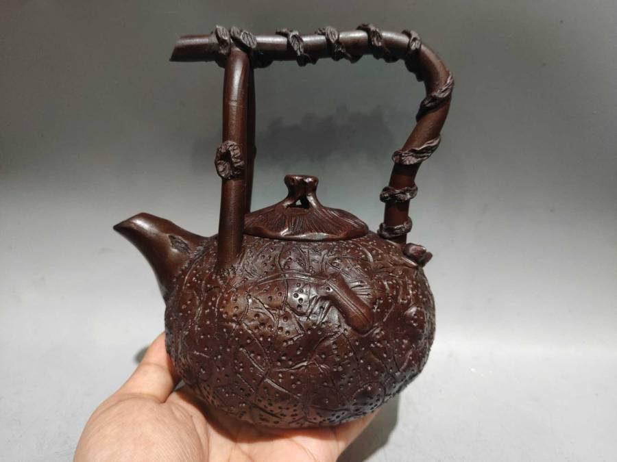 藤把提梁壶 泥料：原矿老紫砂的来源图片