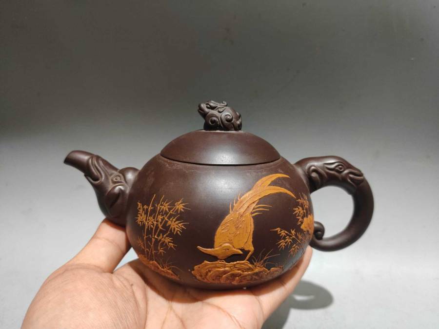 泥绘吉祥壶 泥料：原矿老紫泥的来源图片