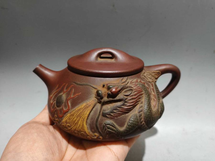 浮雕龙石瓢壶 泥料：原矿老紫泥的来源图片