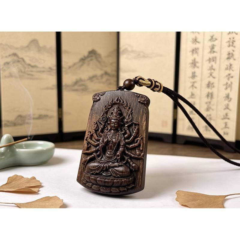 棋楠沉香 精致红油老料挂件［千手观音］规格：4 x6 x1 cm，的来源图片