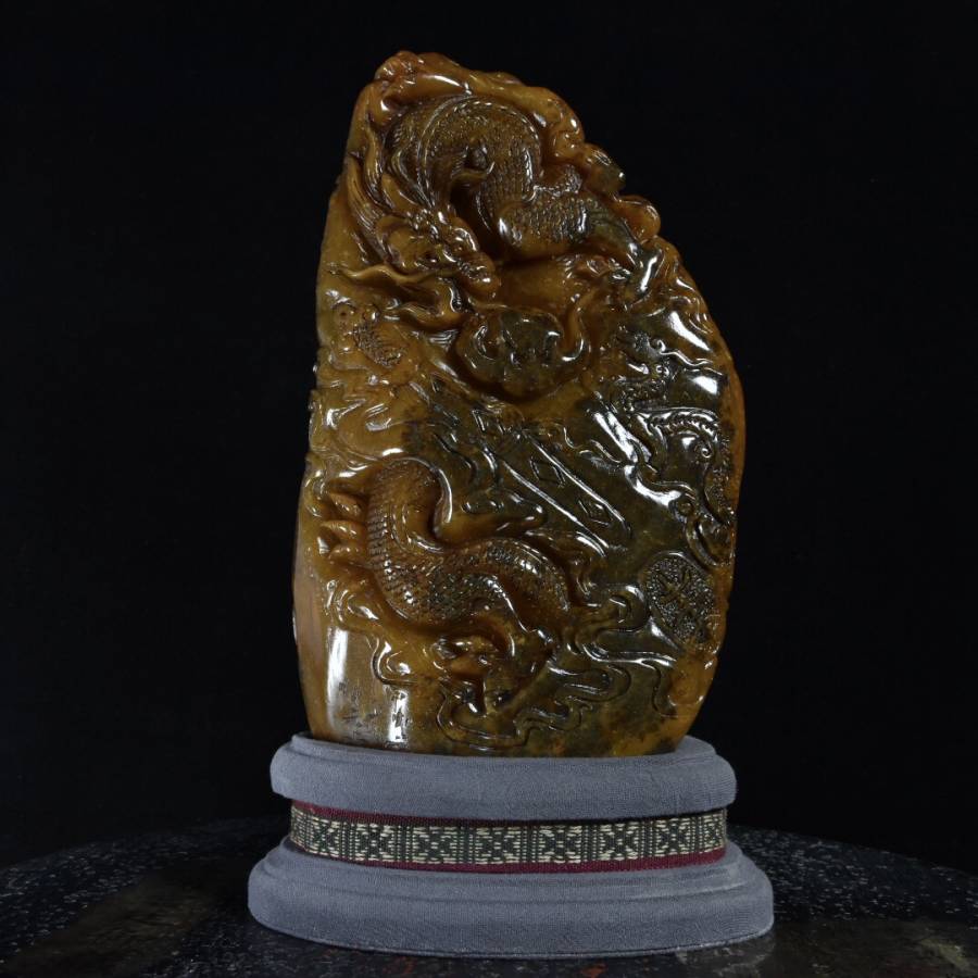 寿山石老料乌鸦皮田黄石雕刻【神龙出海】随形印章.的来源图片