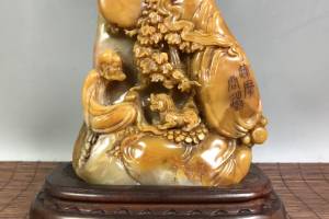 寿山石田黄石摆件，雕刻《达摩问道》原石原皮的来源图片