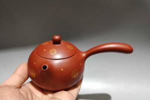 【描金勺把壶】泥料：原矿大红袍 尺寸：16/8cm..容量：200cc的来源图片