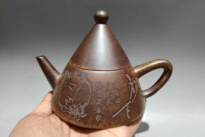 柴烧窑变千手观音 泥料：原矿紫砂容量：220cc的来源图片