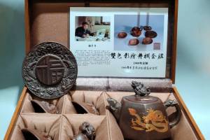 双色彩绘井栏套壶 泥料：原矿古红泥容量：300cc的来源图片