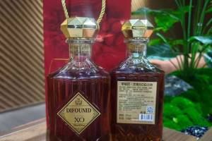 库存清仓【2瓶礼袋装】 方尊XO白兰地 700ml/瓶的来源图片
