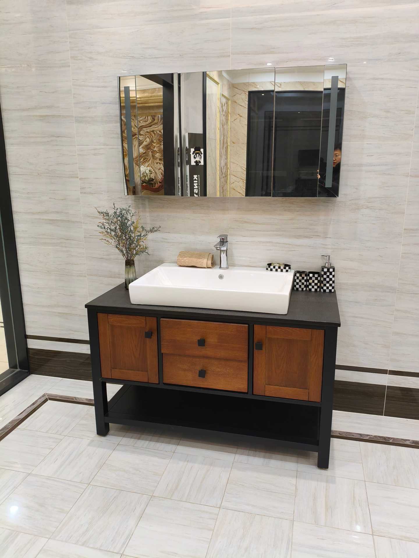 2月11日唐山商场饰品商品一批拍卖公告